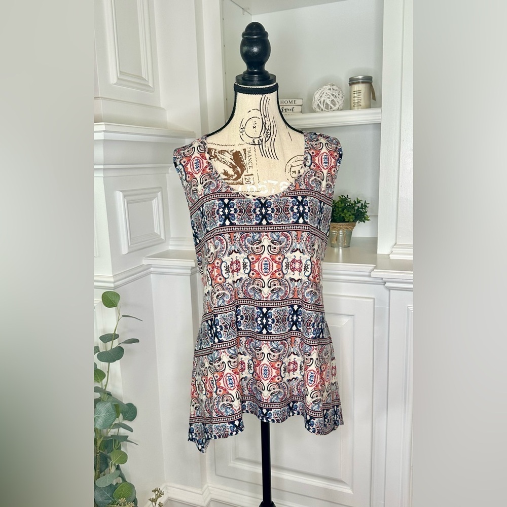 Wilde Women’s Sleeveless Floral Paisley Patterned Tank Size 1X